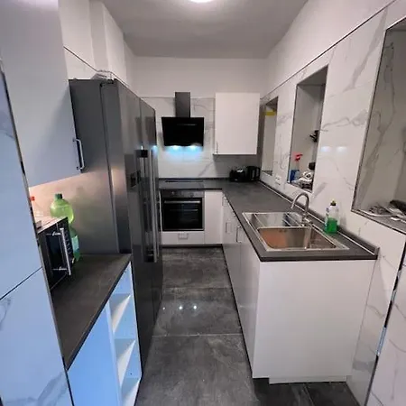 Zentrales Haus Mit 8 * ماين