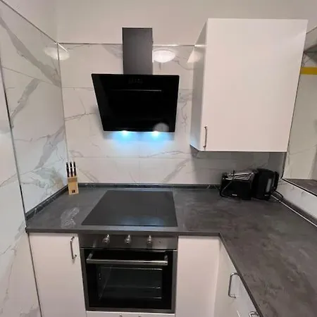 Zentrales Haus Mit 8 شقة