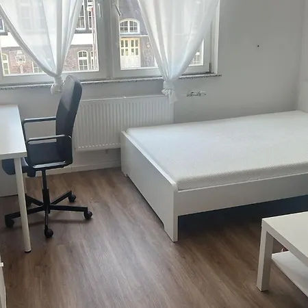 Zentrales Haus Mit 8 Apartment Mayen